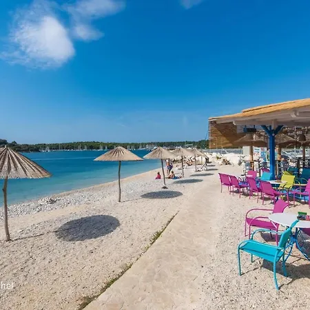 Mit Gemeinschaftlichem Pool Und Grill Apartmán *