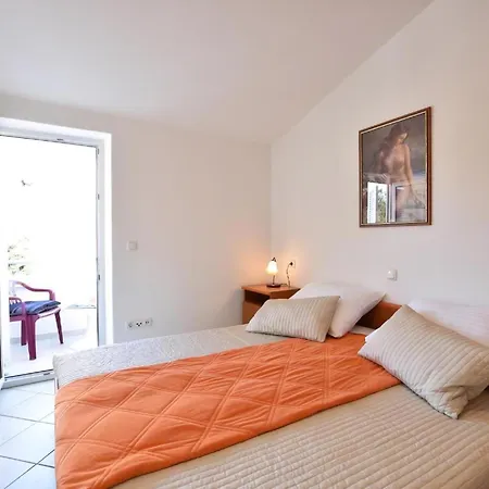 Apartmán Mit Gemeinschaftlichem Pool Und Grill *